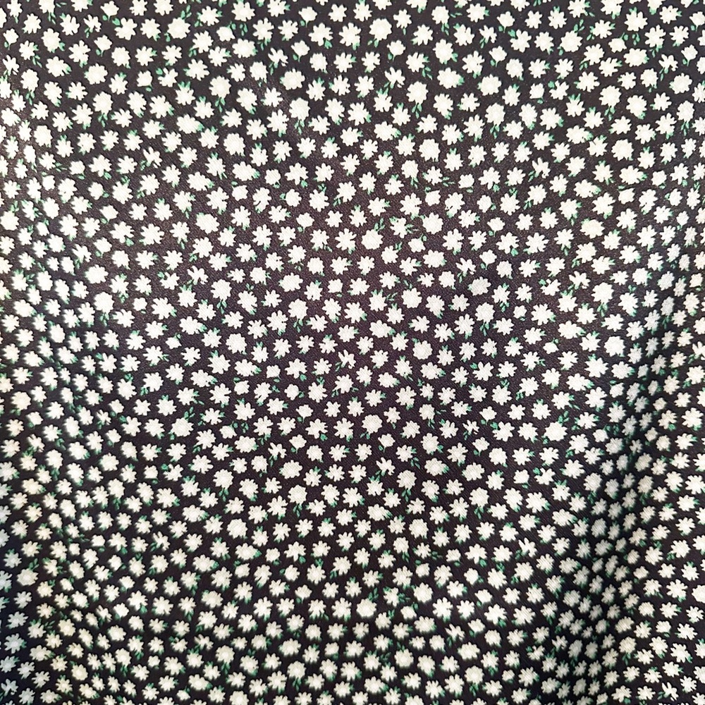 Divided by H&M Satin Black and Green Ditsy Floral Pencil Skirt Size 10 - Picture 3 of 4